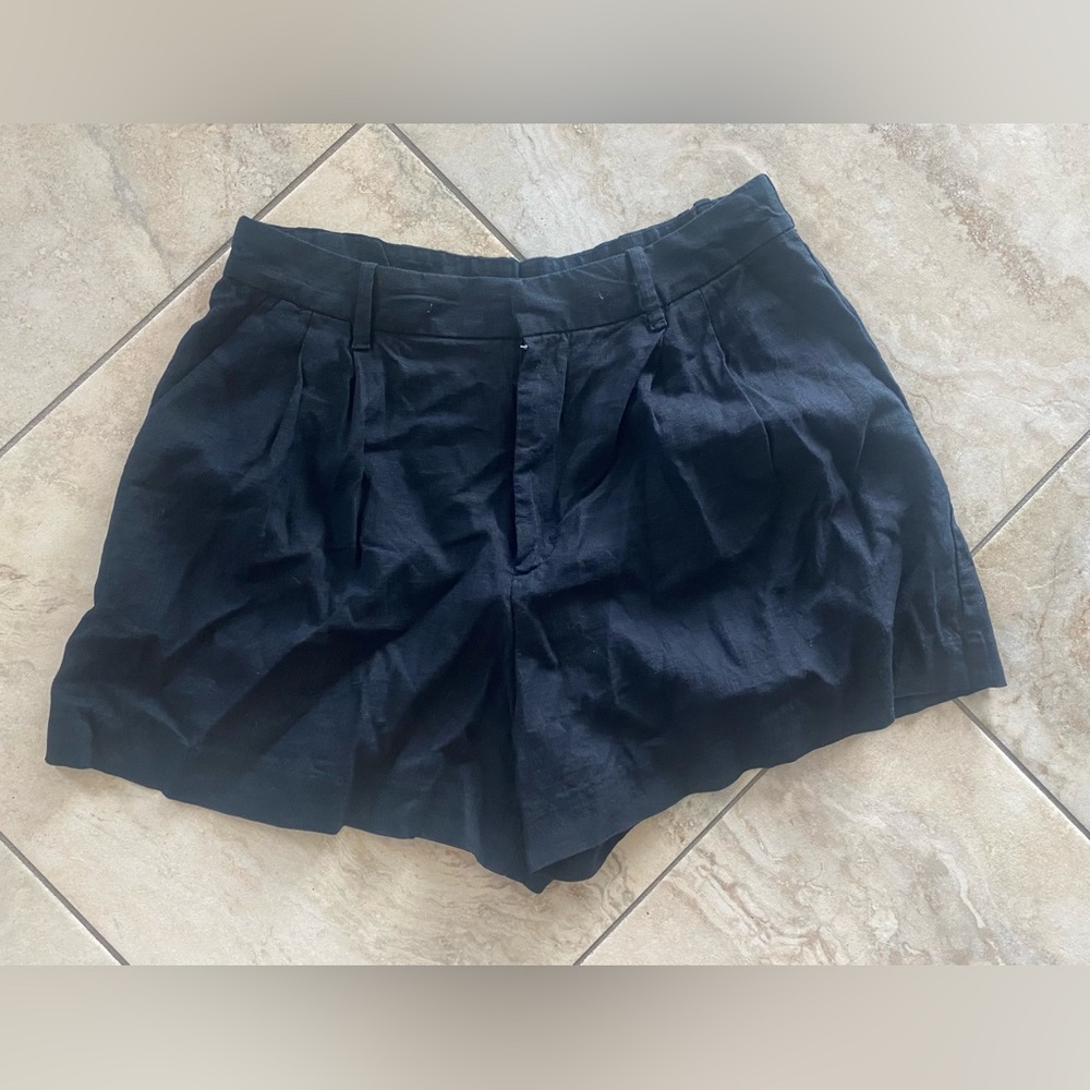 GAP Women's high waisted linen blend pleated Shorts